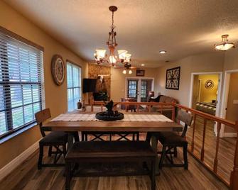 Rodeo, Waterpark and Horses: Westgate River Ranch! - River Ranch - Dining room