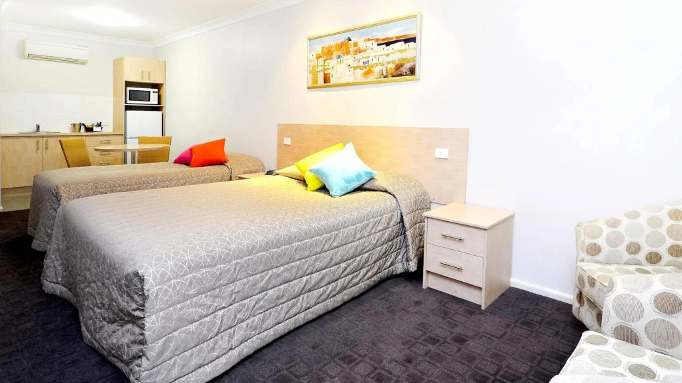 Mackellar Motel