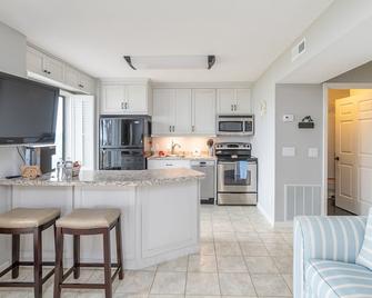 Charming Coastal Casa on Beaufort's Battery Creek - Beaufort - Kitchen