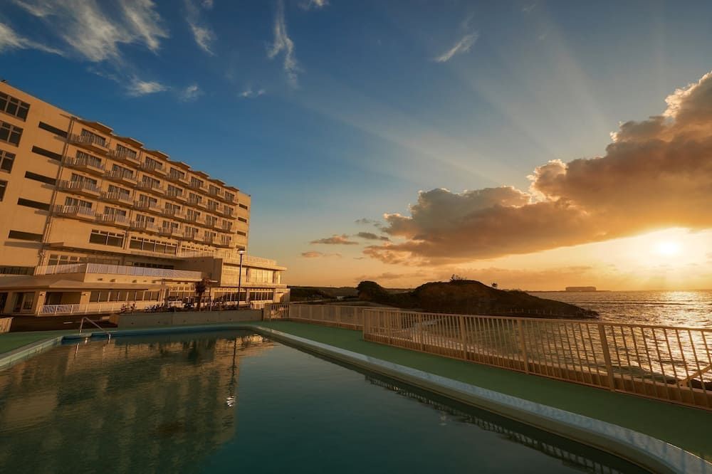 هوتل ميوكي بيتش