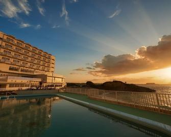Hotel Miyuki Beach - Onna - Piscina