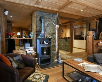 Le Vallorcin, chalet le Sizeray vallée de Chamonix & Mont Blanc - by ImmoConciergerie - Vallorcine - Salon