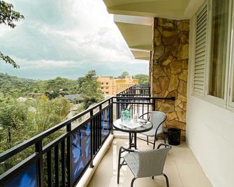 Transformer Center Hotel - Batu - Balkon