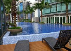 5 Star & Luxury Apartment Near Klcc/ Kl City Centre - Kuala Lumpur - Pool