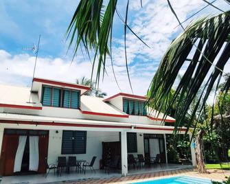 Chalet Tipanier - Fare - Pool