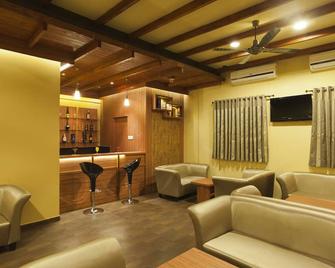 Hotel Atria - Kolhāpur - Bar