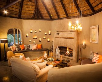 Garonga Safari Camp - Gravelotte - Living room