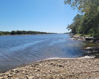 Rustic luxury at Captain Allred's Cabin - Denison - Beach