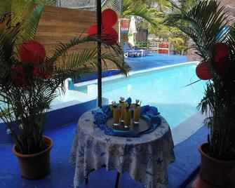 Spacious Villa with Pool and 10 Bedrooms in Quatre Cocos - Belle Mare - Pool