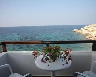 Lemos Hotel - Kokkari - Balkon