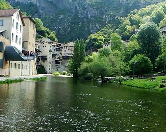 Hôtel du Musée de l'Eau - Pont-en-Royans - Vista del exterior
