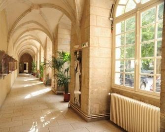 Hotellerie Saint Yves - Chartres - Vista esterna