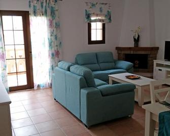 Beautiful Townhouse with Sea Views in Harbour Lights 2 Bedrooms Sleeps 4 - Villaricos - Sala de estar