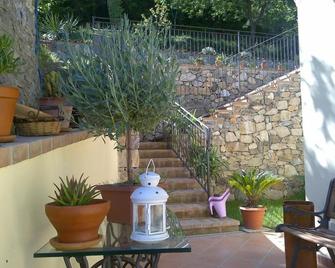 Casale Coreallo - Spotorno - Patio