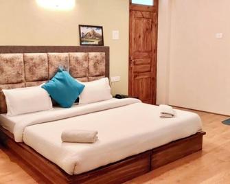 Hotel Mandal Chan - Leh - Bedroom