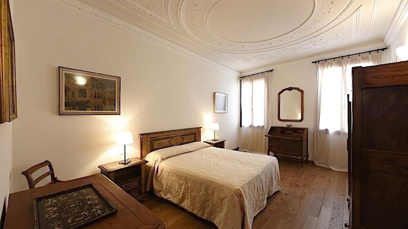 Le Due Corone Bed & Breakfast