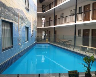 薩里酒店 - 奥克蘭 - 奧克蘭 - 游泳池