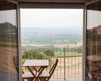 B&B Alba in Langhe - Verduno - Balcón