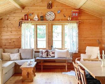4 Star Holiday Home in Blido - Blidö - Vardagsrum