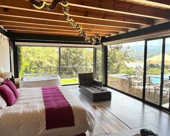 Casa Acento - Valle de Bravo