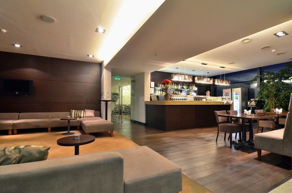 Hotel Panorama - וילנה - בר