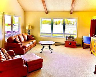 Talisman Amazing Views Walk To Uptown Sleeps 4 - Pagosa Springs - Living room