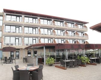 Hôtel Petit Bateau - Conakry - Budova