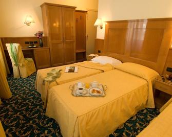 Hotel Cinque Giornate - Milan - Bedroom