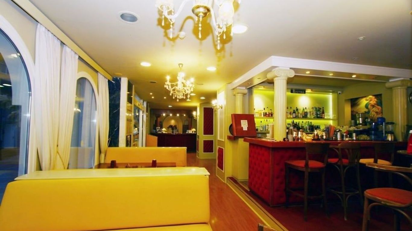 Mantas Seaside Boutique Hotel