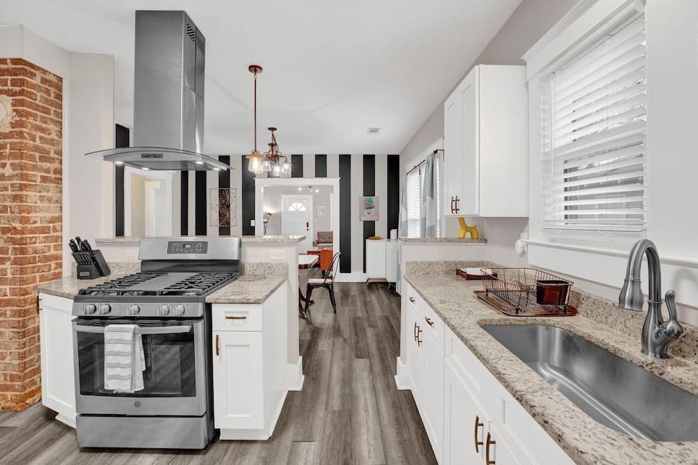 Funky & Fun - Home Centrally Located In Memphis! - Memphis - Kitchen