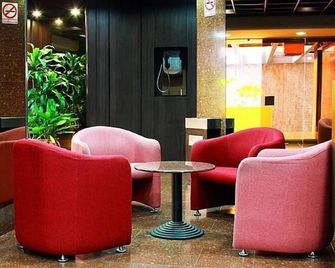 Cuarta Avenida - Caracas - Lounge