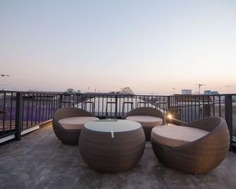 Suree House - צ'אנג ראי - מרפסת