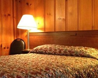 Pine Cone Motel - Willits - Camera da letto
