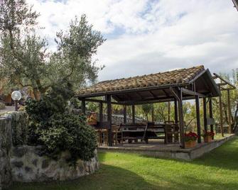 Le Fattora - Serrone - Patio