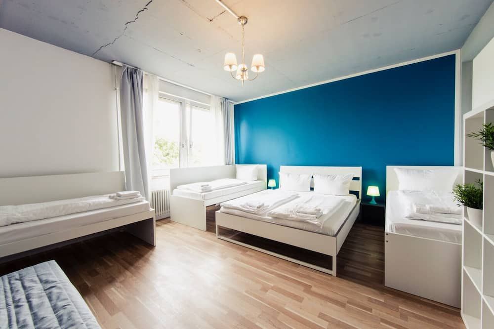 Stylish 4 Room Apartment Right On Tempelhofer Feld - برلين - غرفة نوم