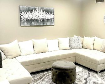 Lovely 3-bedroom townhome with AC in Vineland near lake - Vineland - Huiskamer