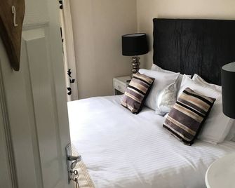 Coach And Horses Inn - Penzance - Habitación