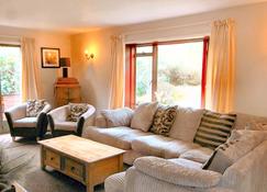 Mountain chalet in the heart of Glencoe Valley - Ballachulish - Living room