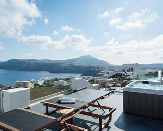 Sea View Villa with Private Hot Tub and Pool in peacefull Akrotiri - Akrotiri - Balkon