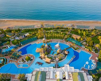 بيغاسوس وورلد هوتل - بسعر شامل جميع الخدمات - سيد - حوض السباحة