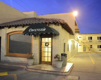 Hotel Azteca de Oro Mexicali - מחיקלי - בניין