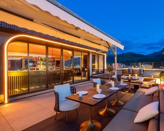 Holiday Inn Express Ganzi by IHG - Garzê - Bar