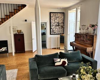 Maison De Charme De 280m2 Avec Piscine Chauffée - Luçon - Living room