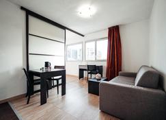 Appart'city Confort Nantes Ouest Saint-Herblain - Saint-Herblain - Living room