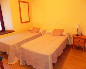 Apartamentos Canfranc 3000 - Canfranc - Phòng ngủ