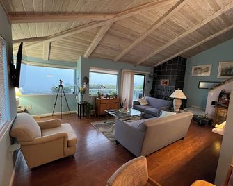 A House With a Panoramic View of The Bay - Bodega Bay - Living room