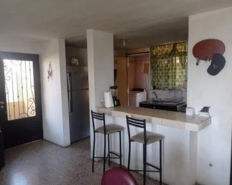 Acogedor Departamento con estacionamiento gratuito - Monterrey - Kitchen