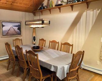 Lakefront at Treasure Lake - Hot Tub, Patio, Docks - DuBois - Essbereich