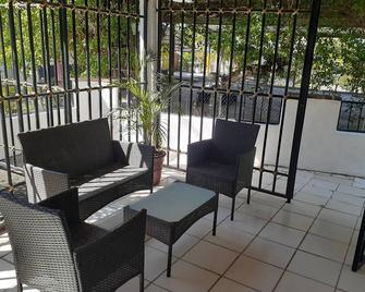 Villa Palmier -Quiet Cosy Air Conditioned Terrace - Pto Vallarta - Balcón