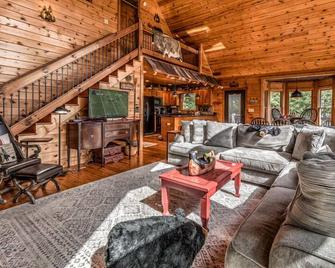 Black Bear Ridge - Ellijay - Sala de estar